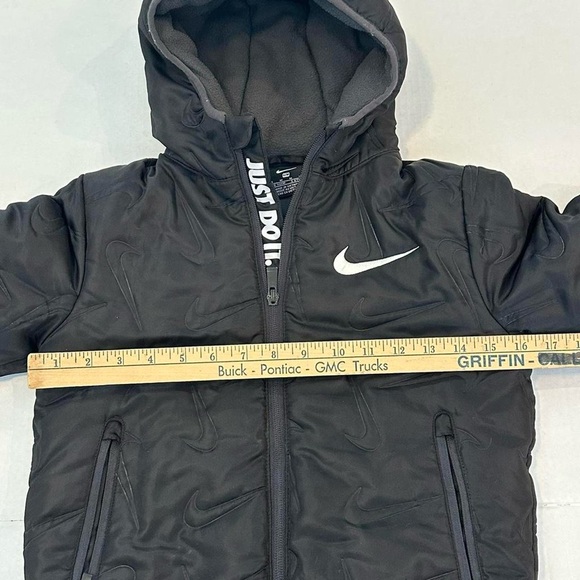 Kids Nike Hooded Puffer Jacket Boys 6M Black Full Zip Front Swoosh Logo 5-6 Year - Picture 6 of 8